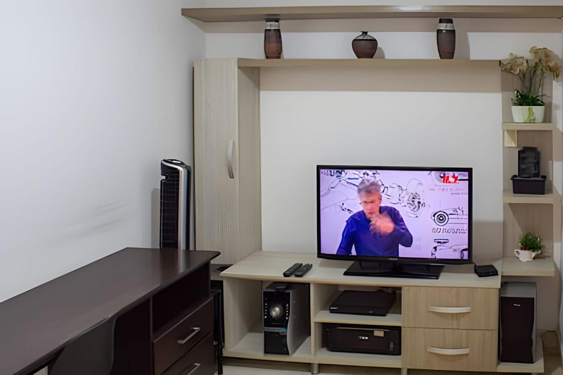 Cerca De La Clinica San Luis. Apartment