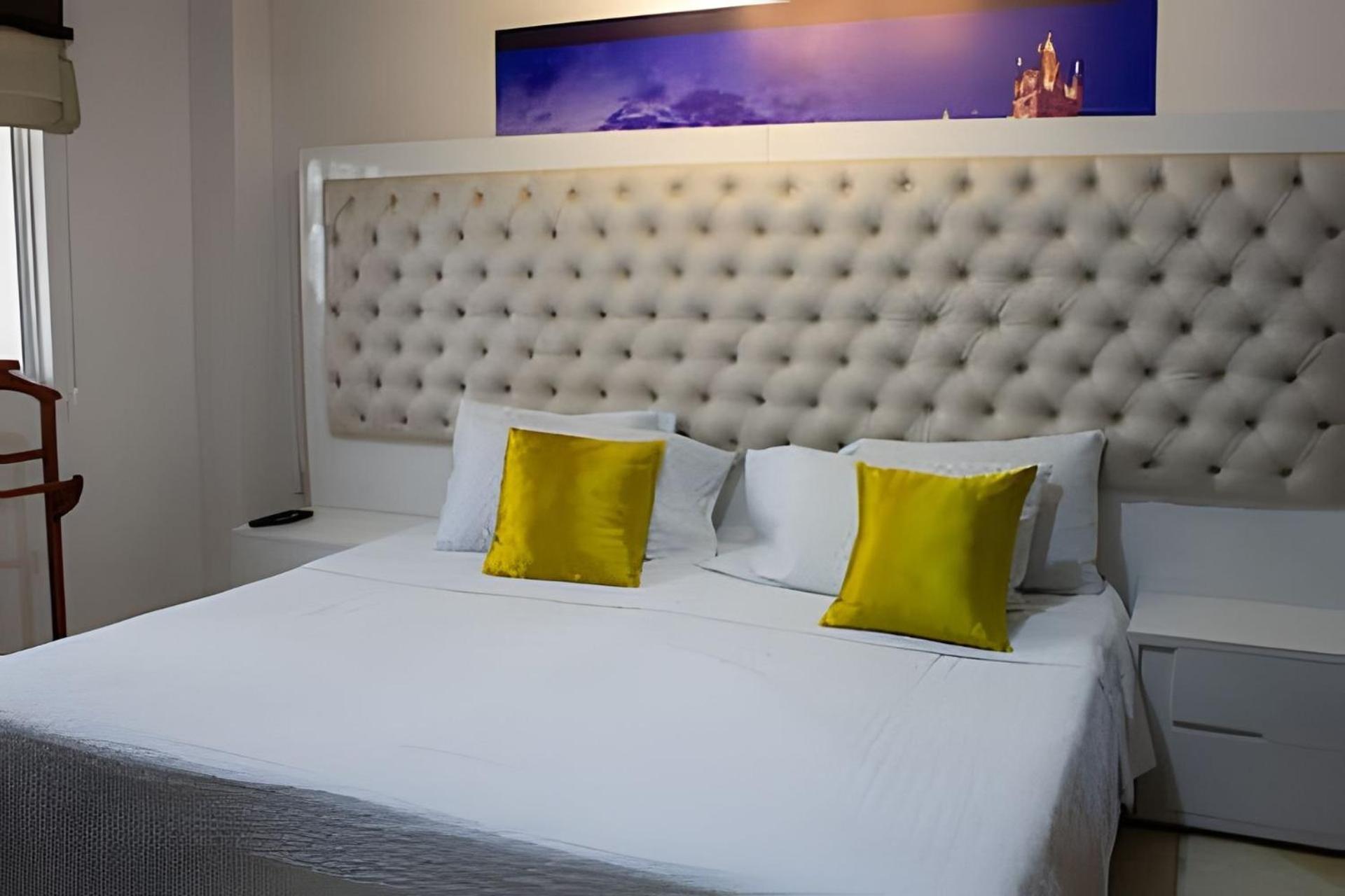Apartment Cerca De La Clinica San Luis. *